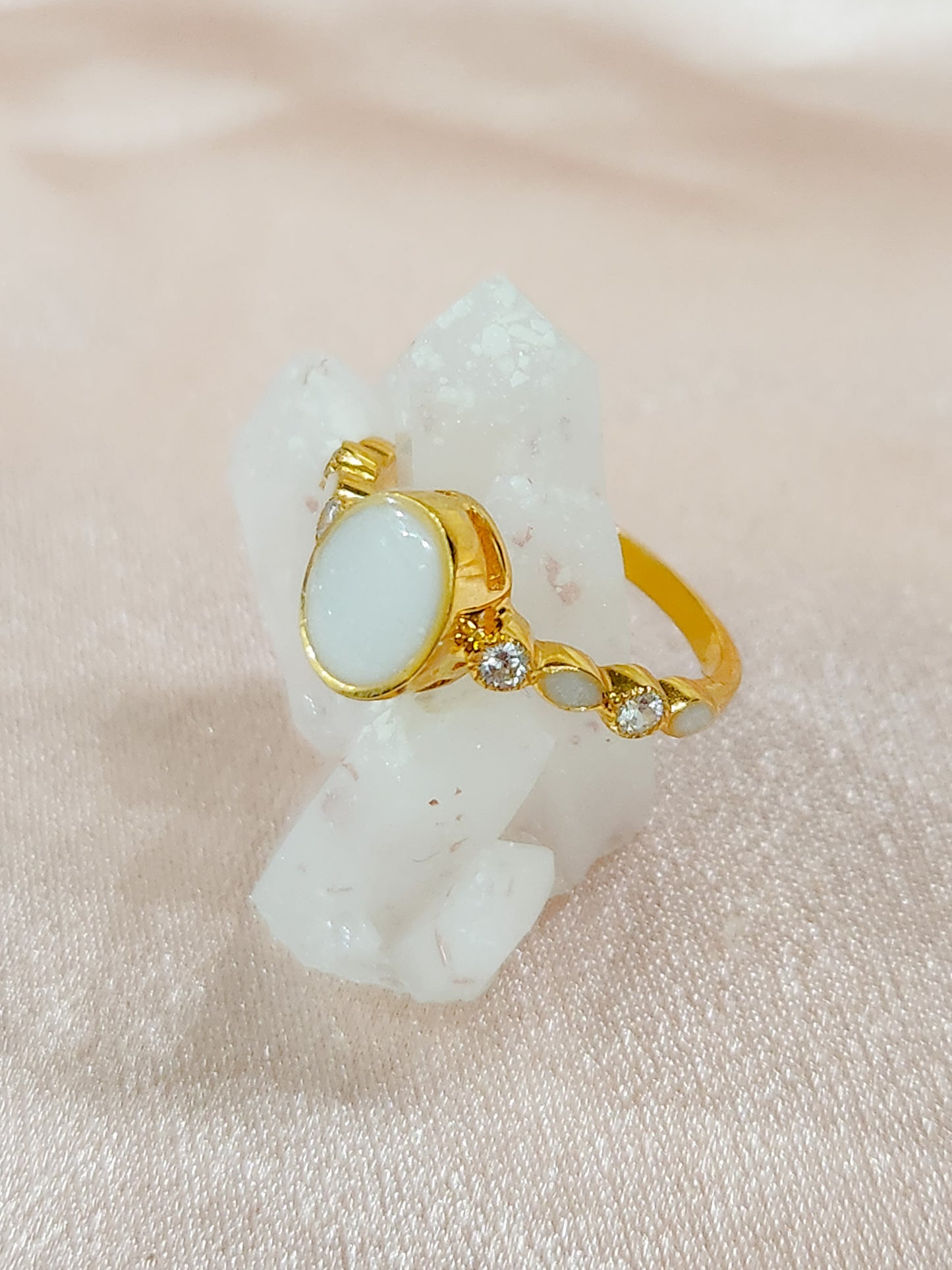 Tia RIng