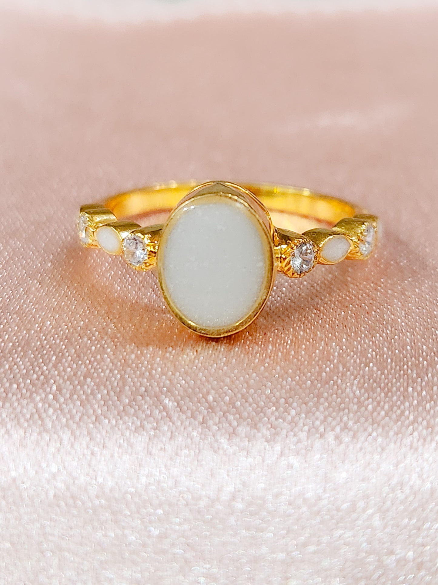 Tia RIng