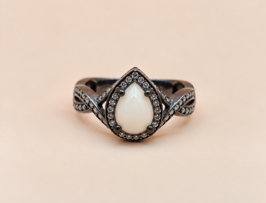 Pear Ring Size 8.5